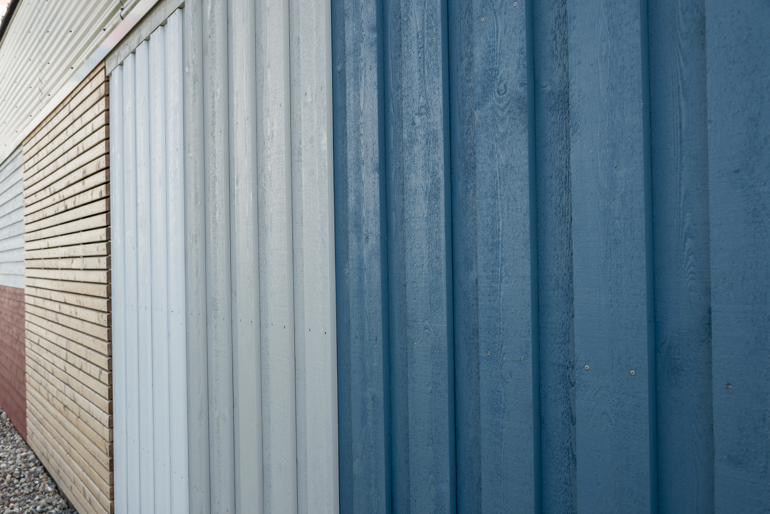 Fassaden Gestaltung durch Lärche Rombus Schalung Cape Cod in verschiedenen Farben