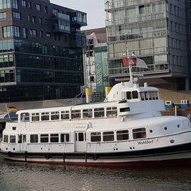 Sandtorhafen/Traditionsschiffhafen in Hamburg