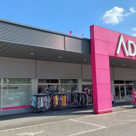 Adler Modemärkte AG in Halstenbek in Holstein
