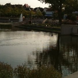 Biergarten direkt am Wasser