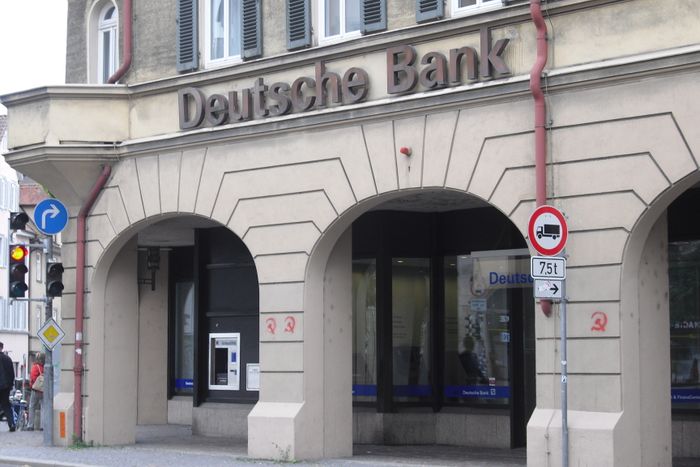 Deutsche Bank , Investment & FinanzCenter