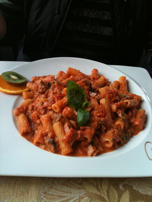 Rigatoni Studente, riesige Portion und was fürs Auge!