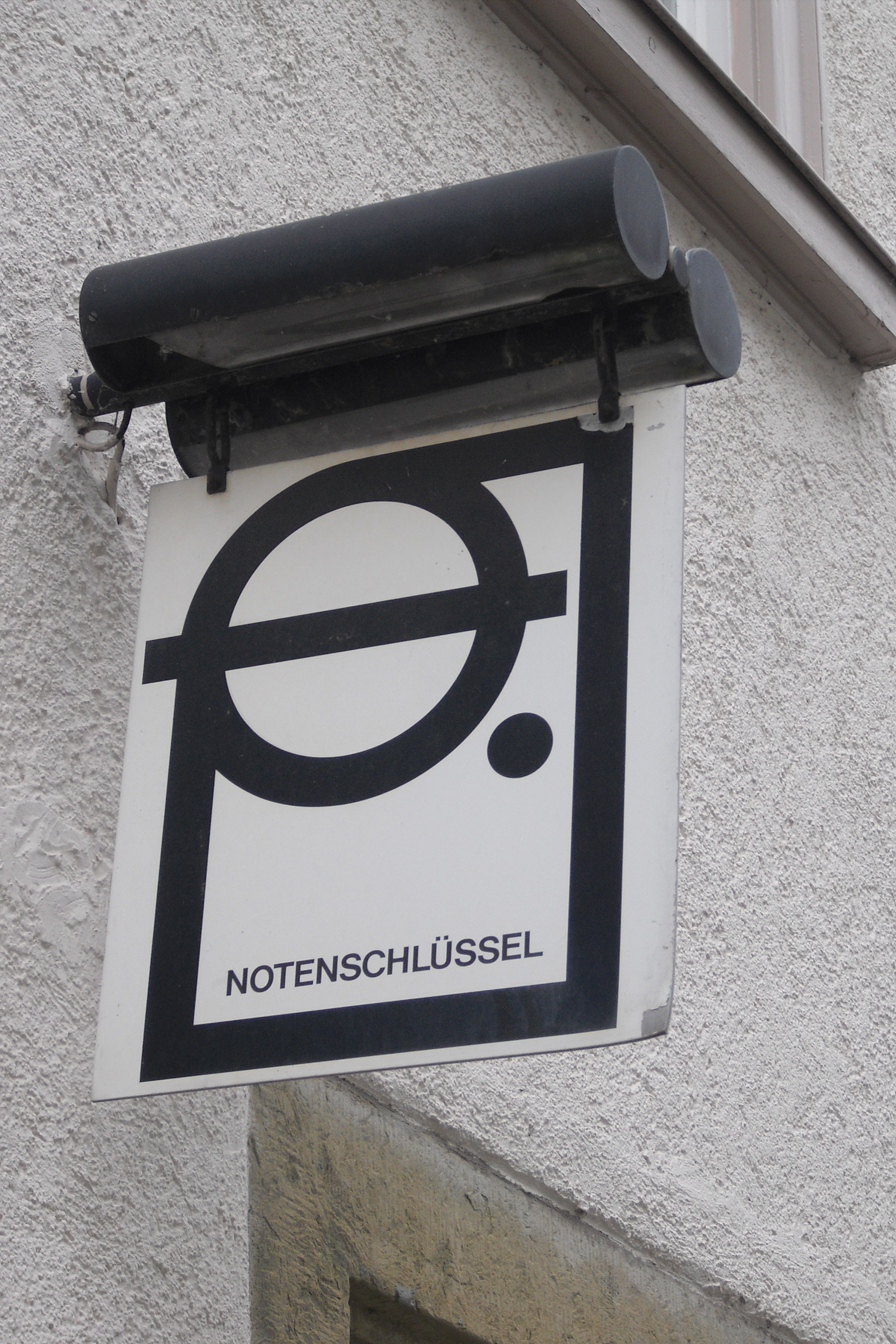 Bild 1 Notenschlüssel in Tübingen