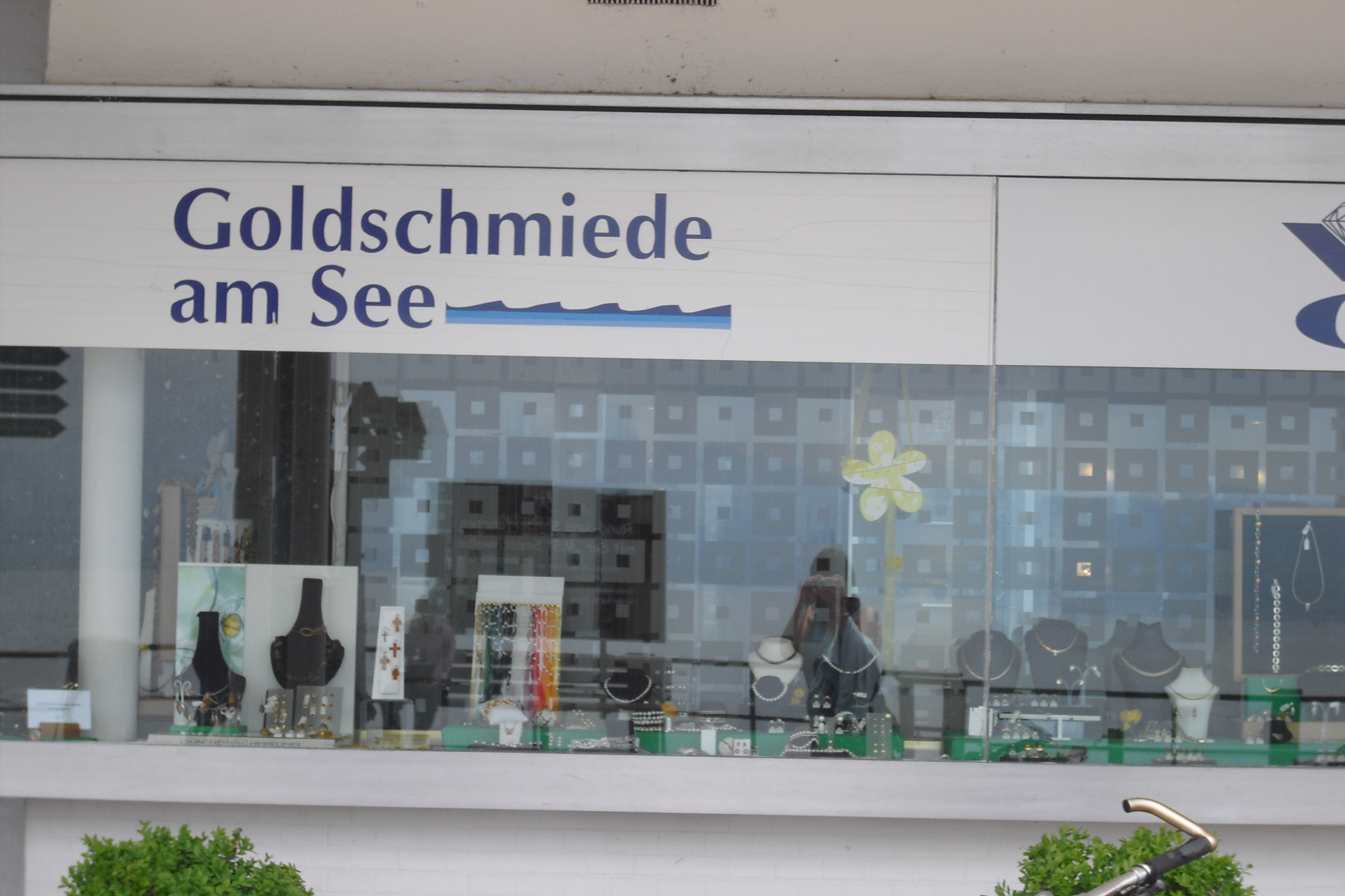 Bild 1 Goldschmiede am See in Friedrichshafen