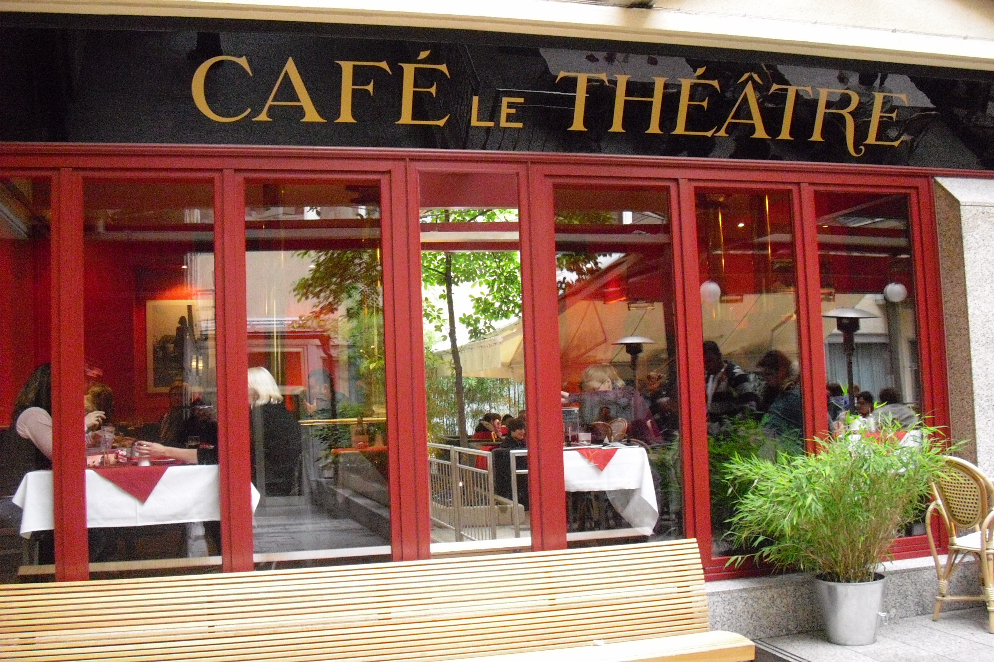 Bild 1 Cafe Le Theatre in Stuttgart