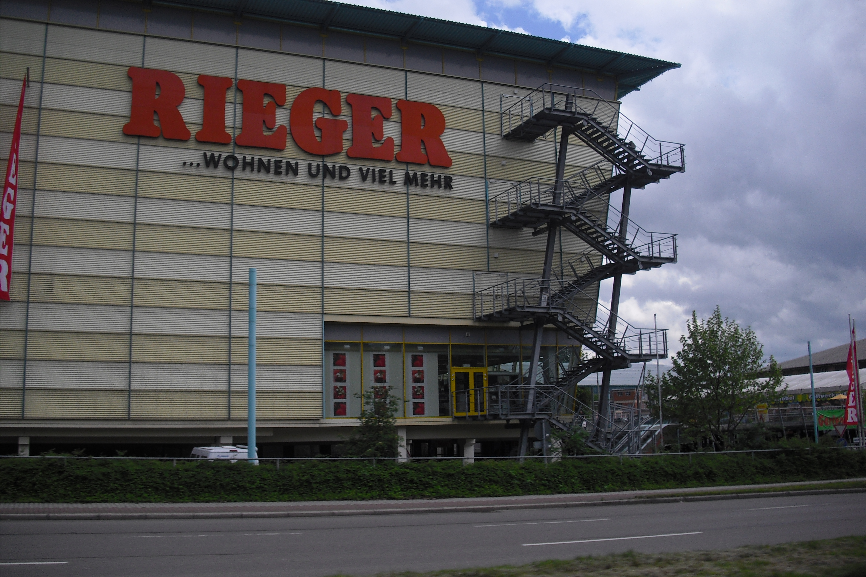 Bild 1 Möbel Rieger GmbH & Co. in Reutlingen