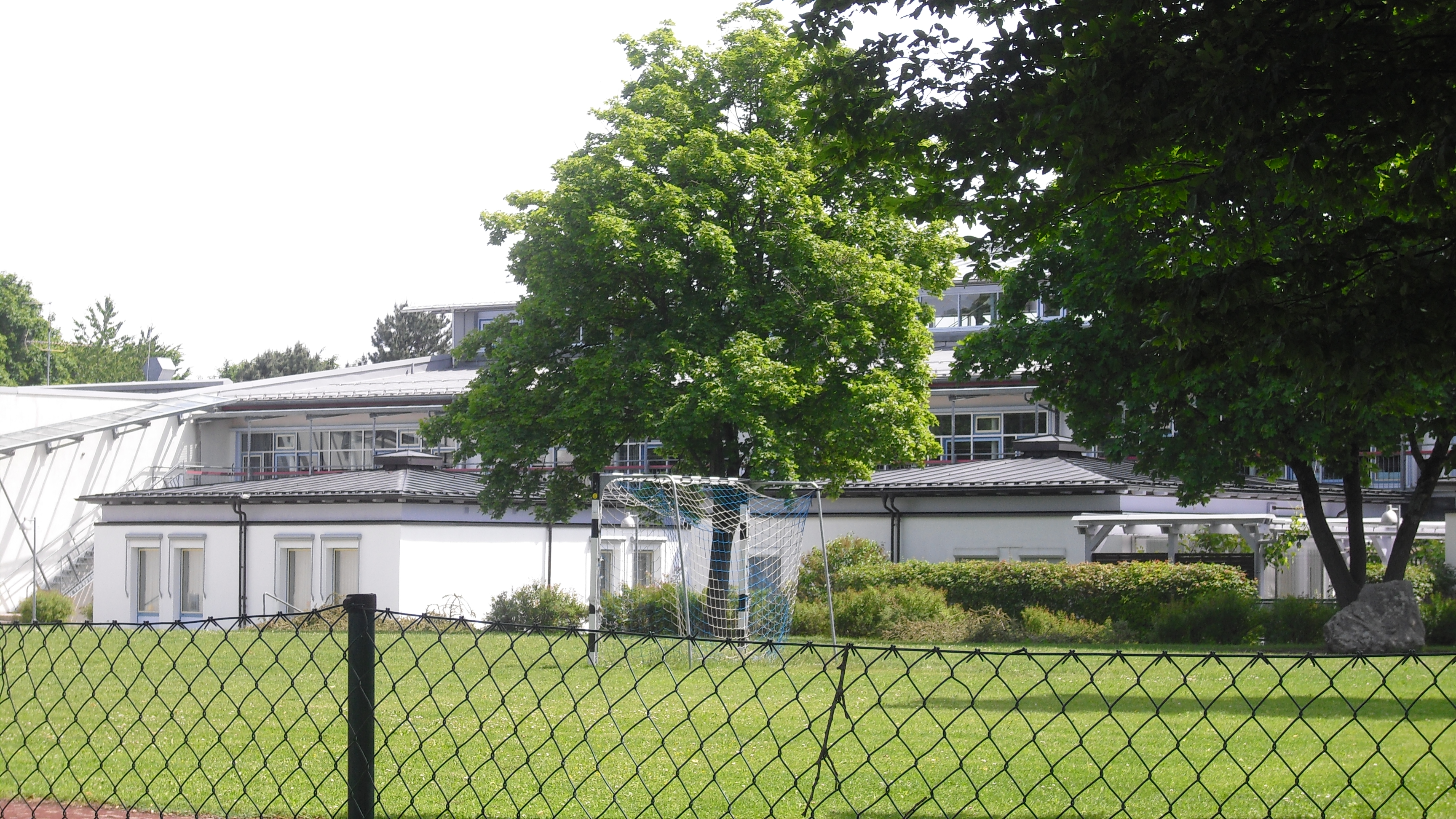 Bild 1 Oskar Maria Graf-Grundschule in Berg
