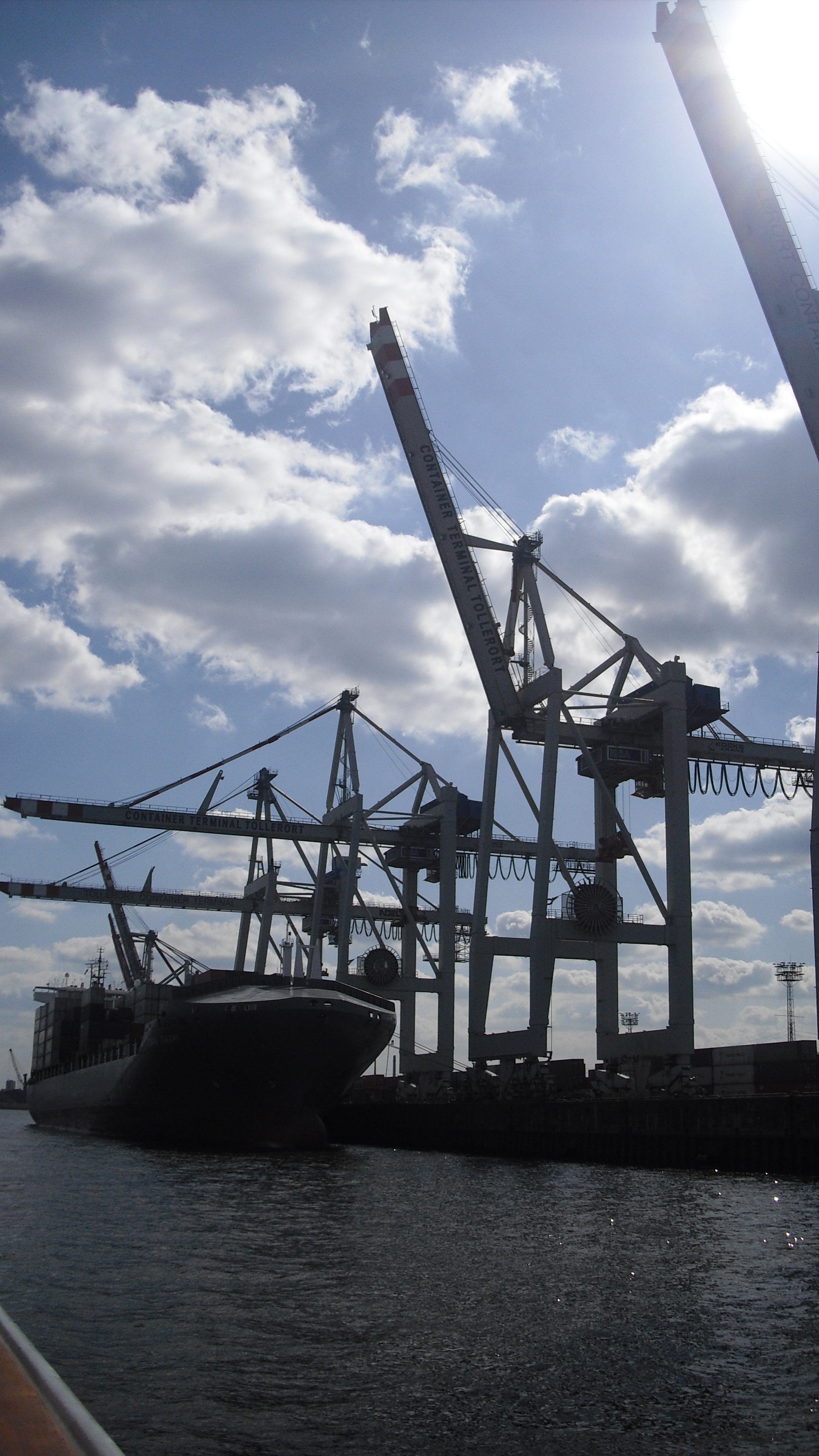 Tollerort - Das kleinste Containerterminal im Hamburger Hafen