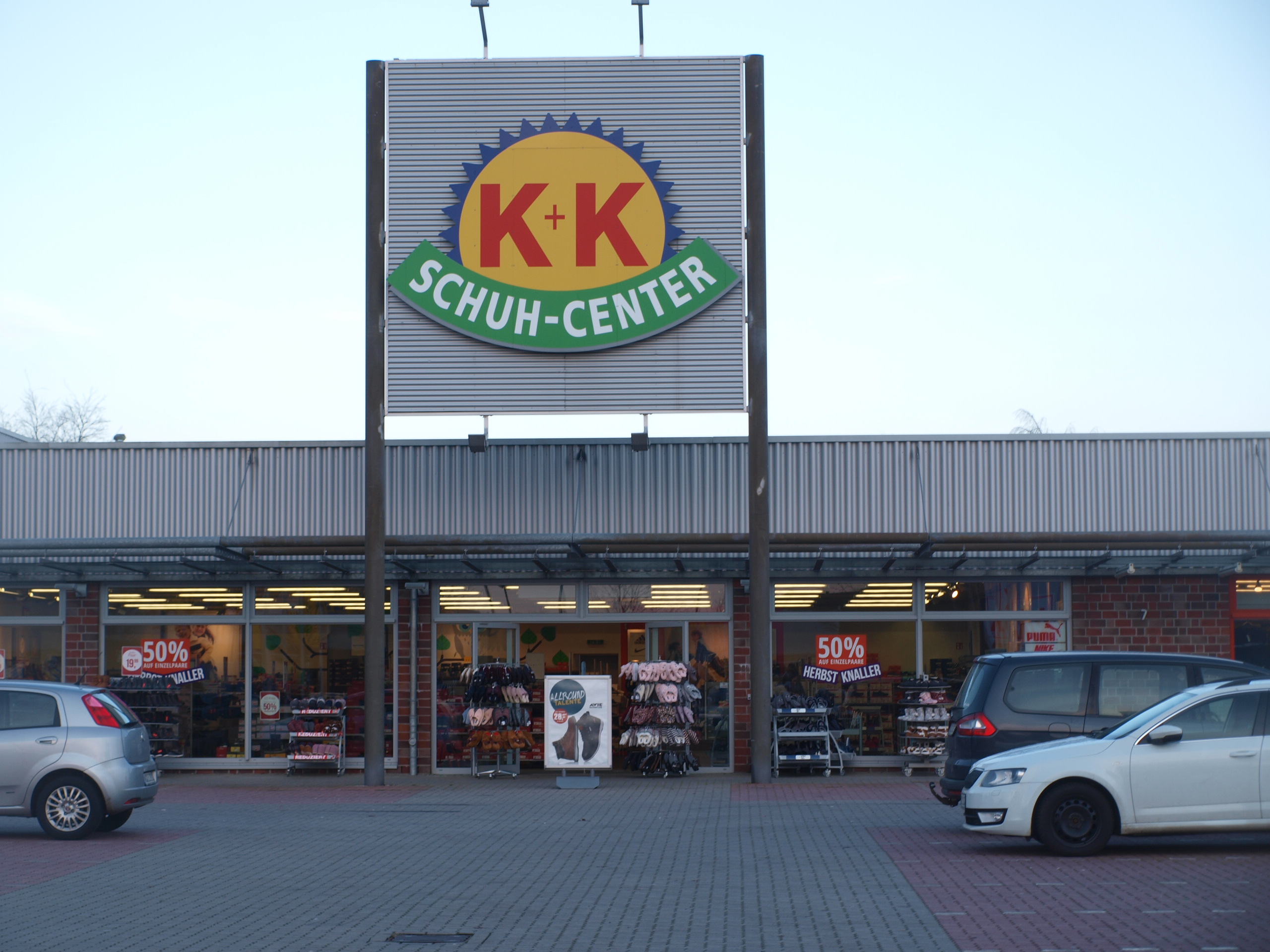 Bild 1 K+K Schuhcenter in Schwarzenbek