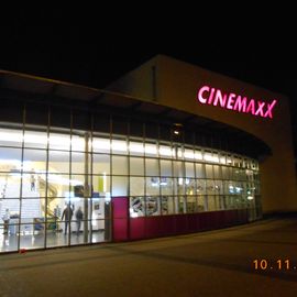 Abendbeleuchtung vom Cinemax