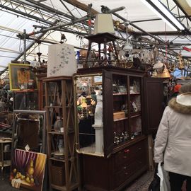 Trödelmarkt und Antikmarkt Aachener Platz in Düsseldorf