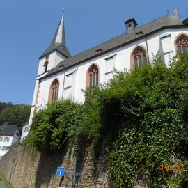 Die Kirche St. Mari&auml; Himmelfahrt im Sonnenschein