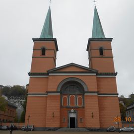 Hauptansicht der Basilika minor