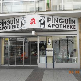 Neue Front der Pinguin - Apotheke im Werth 16