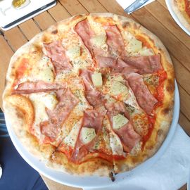Pizza Hawaii - 10,50 €