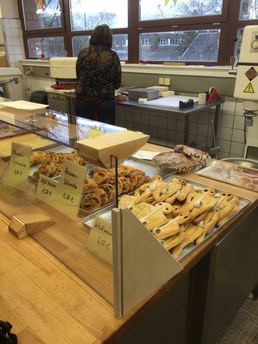 Die Troxlerhaus - Bäckerei, in der man ganz normal zu den gesetzlichen Öffnungszeiten einkaufen kann. 