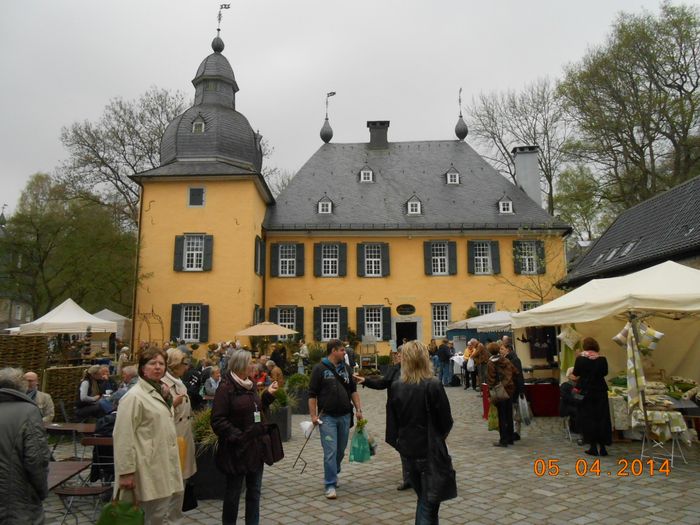 Schloss Lüntenbeck mit dem Restaurant Pilkens im Inneren!