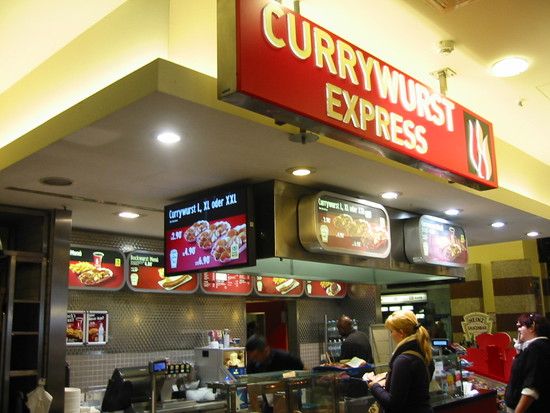 Currywurst - Express im Bahnhor Zoo - Berlin