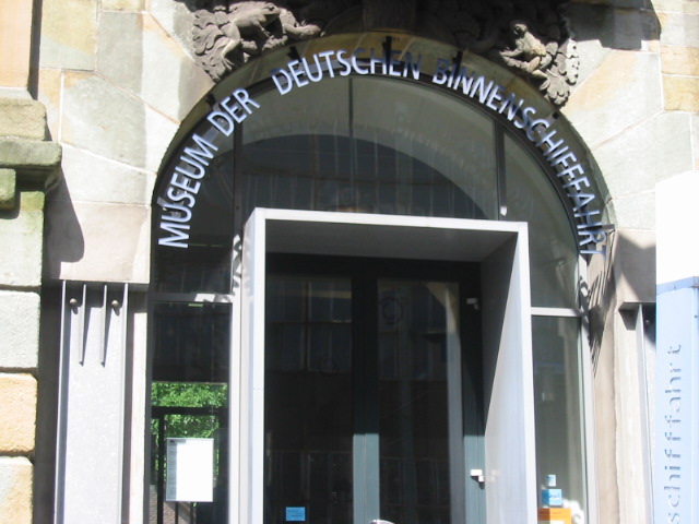 Haupteingang des Museums in der Apostelstrasse