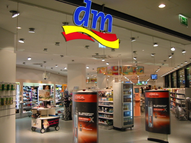 Bild 1 dm-drogerie markt GmbH & Co. KG in Köln