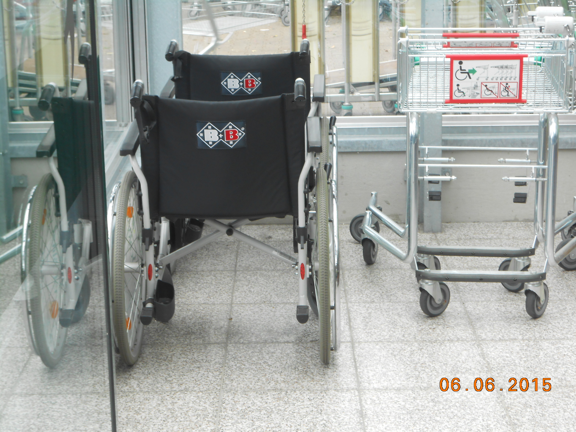 Eigene Rollstühle für die Behinderten Gartenfreunde