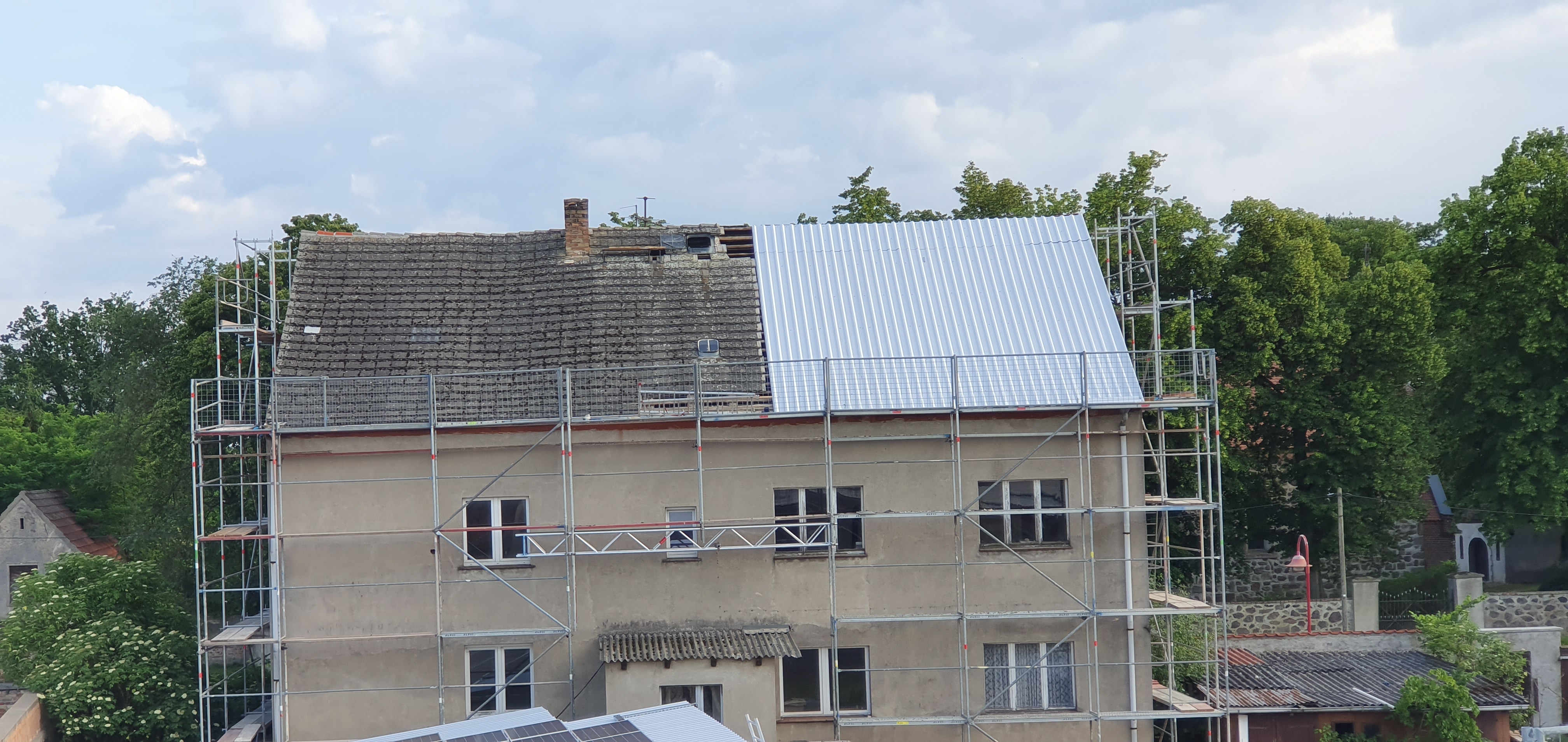 Dach nach Installation der Solar Anlage