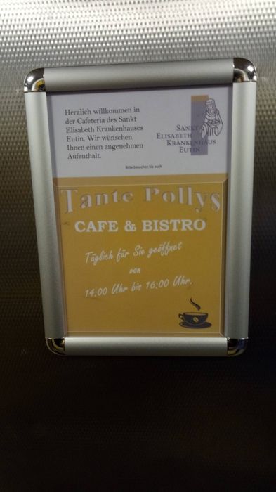 Tante Polly's Café & Bistro