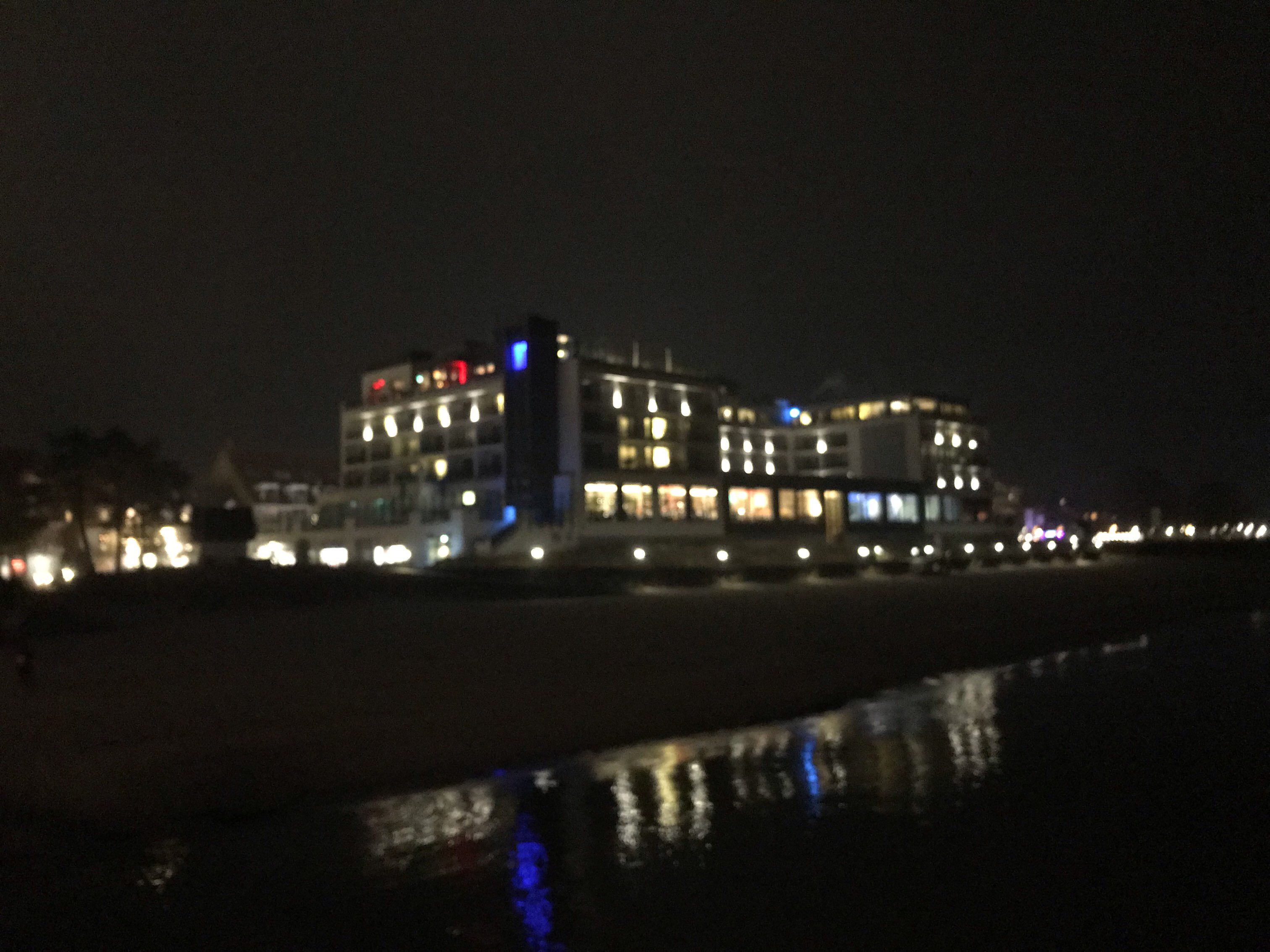 Hotel Bayside von der Seebrücke aus gesehen