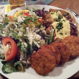 Lendentoast mit R&ouml;sti und Salat