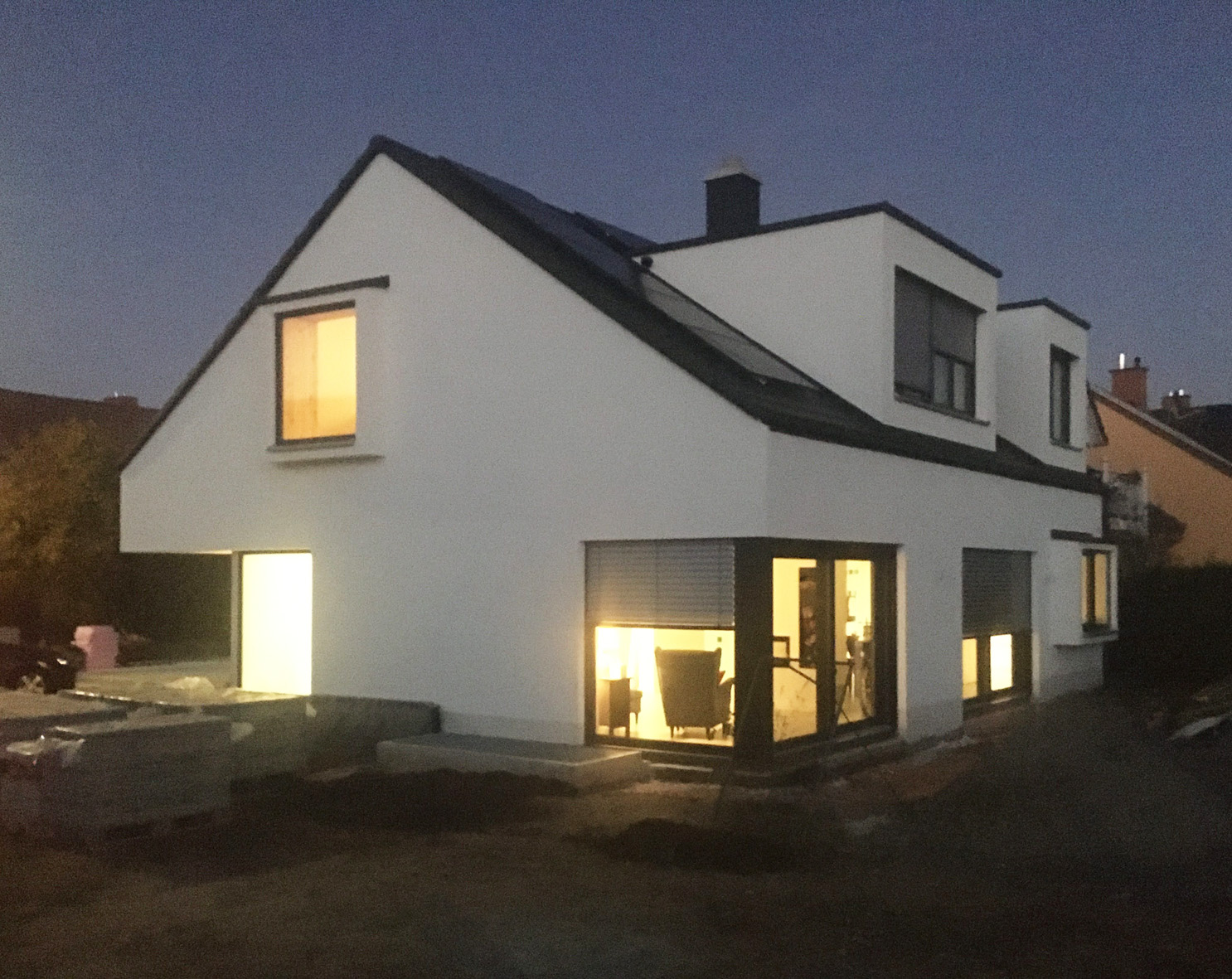 Neubau Wohnhaus Kleinwallstadt / Nachtansicht