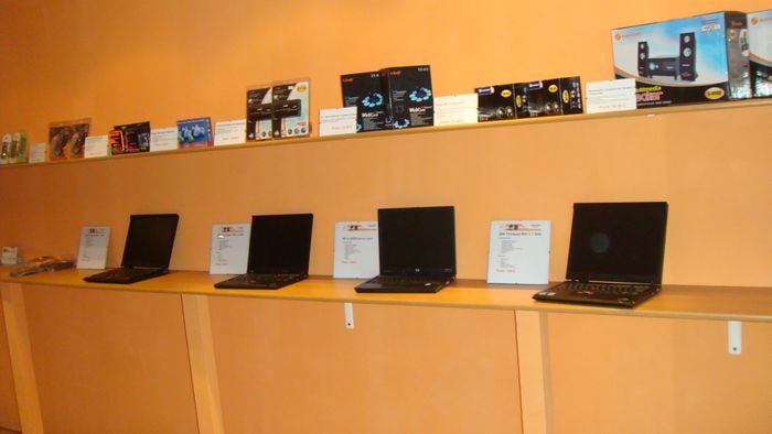 Marken Laptops vorinstalliert mit allen Treibern und Lizenznummern