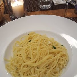 Spaghetti aglio olio 8,90 &euro;