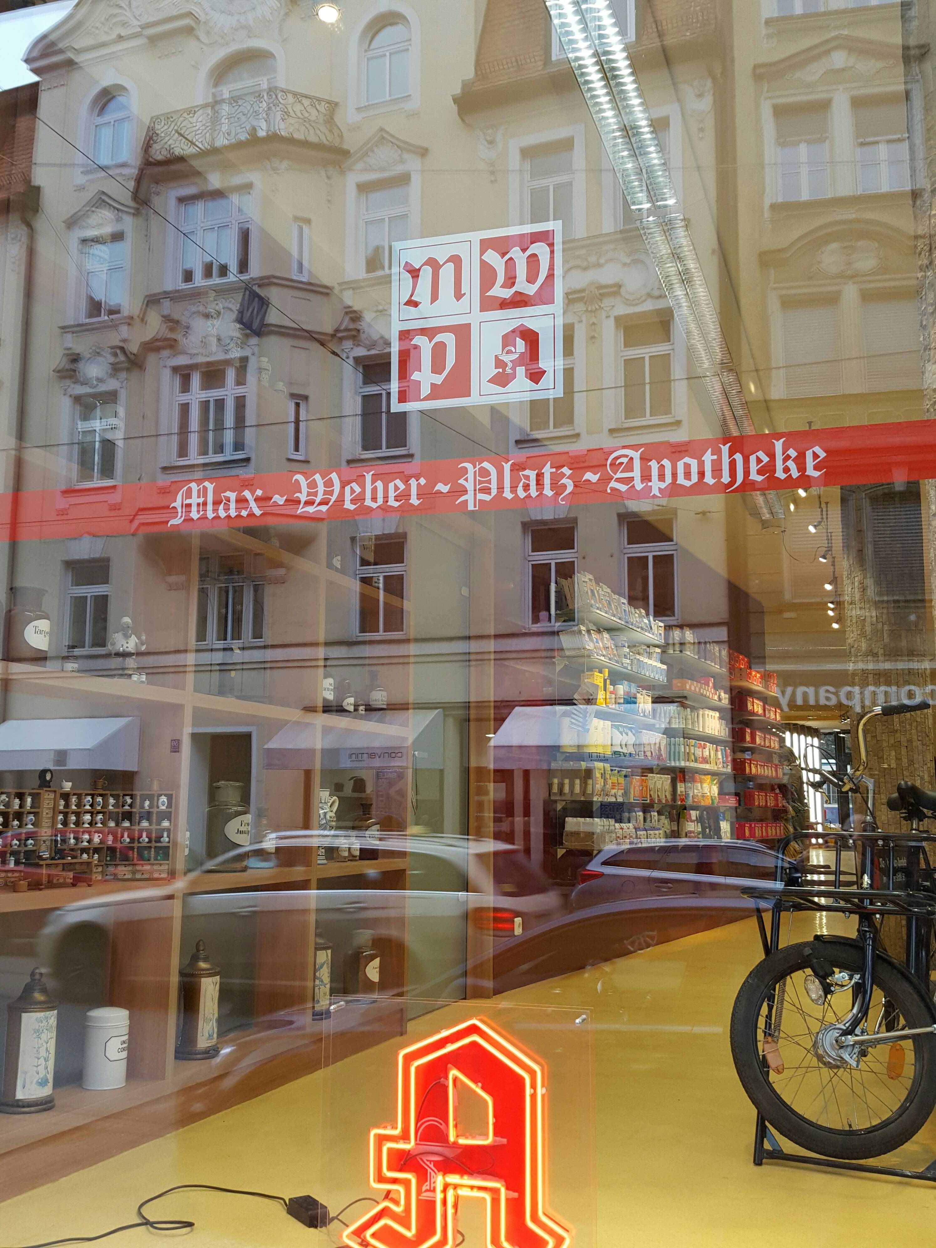 Bild 1 Max-Weber-Platz-Apotheke in München