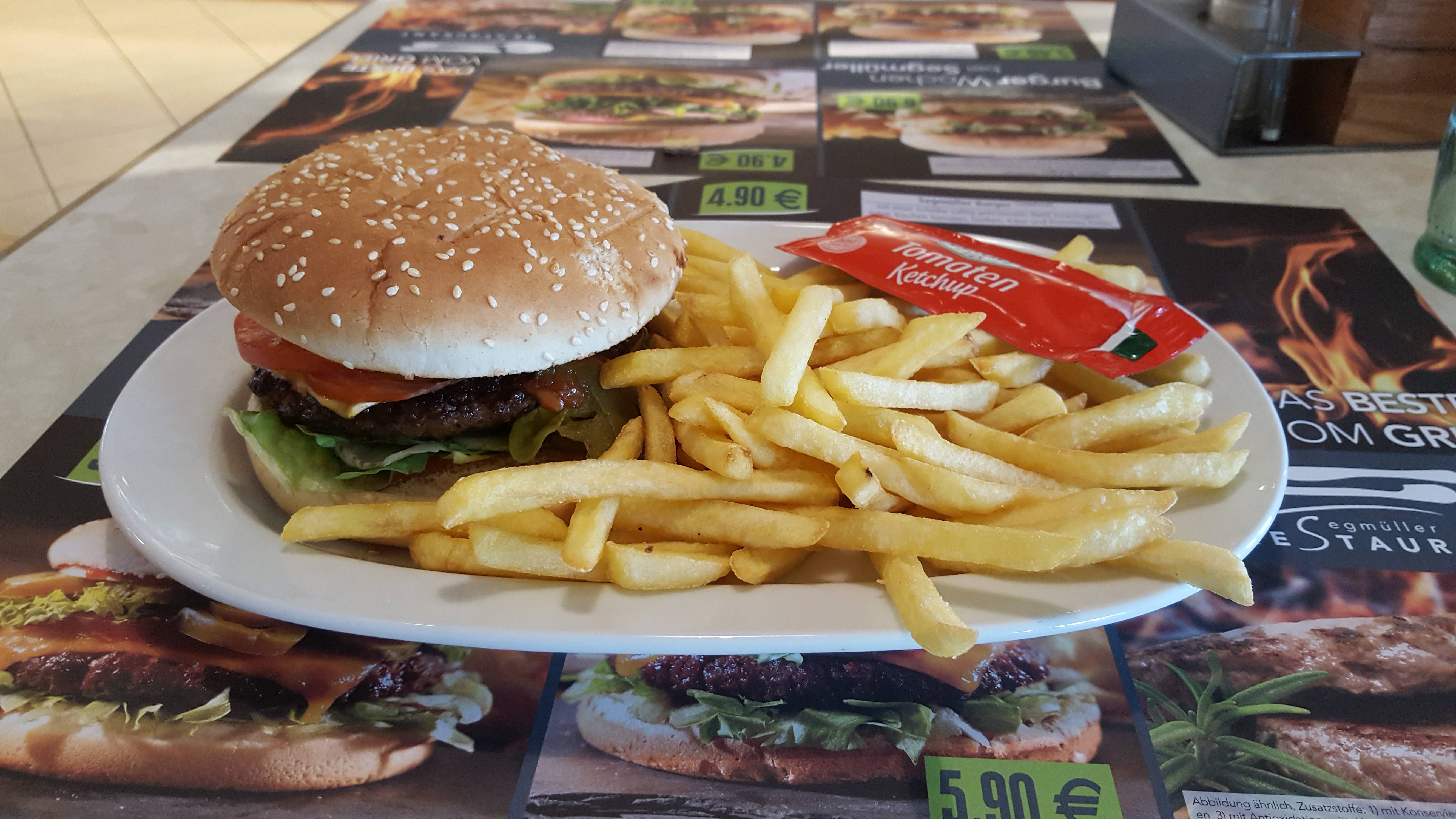 St&auml;rkung im Restaurant: Salsa Burger 5,40 &euro;