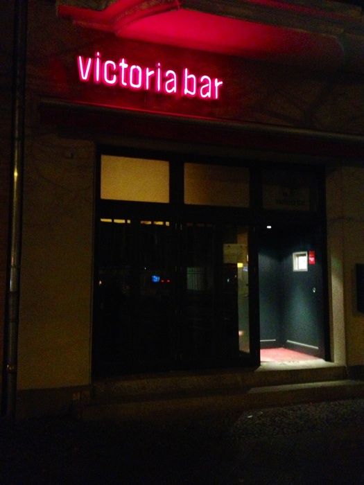 Die von Aussen unscheinbare Victoria Bar