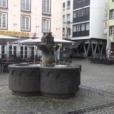 Brunnen der Fischweiber in Köln