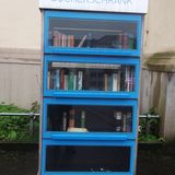 Bücherschrank an der Johanniskirche in Hagen in Westfalen