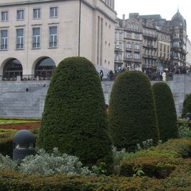 Brüssel botanischer Garten oberhalb der Altstadt von der Seite