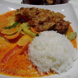 Thai-Curry mit Knusperhähnchen 7,90 €