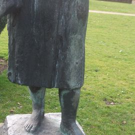 Frau mit totem Kind in Köln