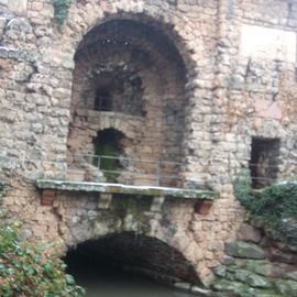 Wasserkastell u. Aquädukt im Schlossgarten in Schwetzingen