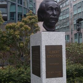 Stra&szlig;e der Erinnerung Moabit: Albert Einstein
