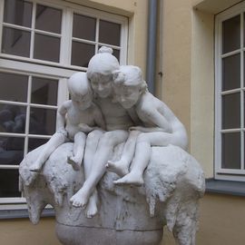das Original des Märchenbrunnens im Innenhof des Stadtmuseums 