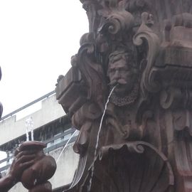 Wochenmarkt & Jubiläumsbrunnen in Wuppertal