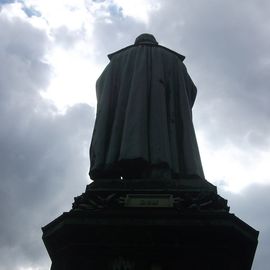 Peter-von-Cornelius-Denkmal am Steigenberger Parkhotel in Düsseldorf