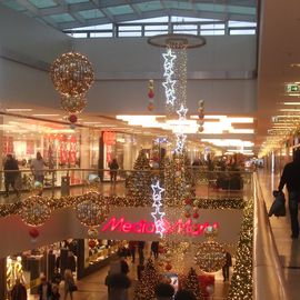 Vorweihnachtlicher Glanz in den Düsseldorf Arcade