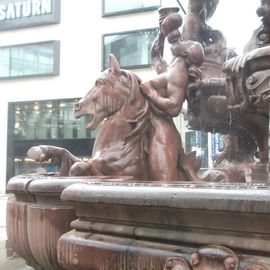 Wochenmarkt & Jubiläumsbrunnen in Wuppertal