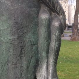 Frau mit totem Kind in Köln