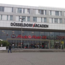 Außenansicht der "Düsseldorf Arcaden"