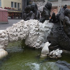 Hans-Sachs-Brunnen Ehekarussell in Nürnberg